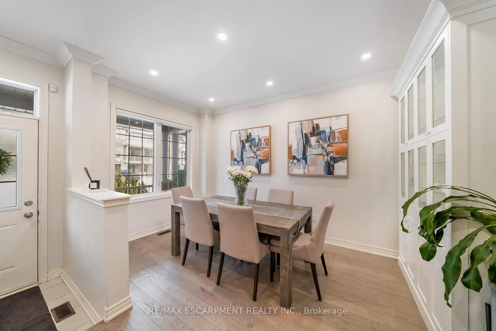 Photo 10 of 315 Humphrey Street, Hamilton, Waterdown — HOMEH