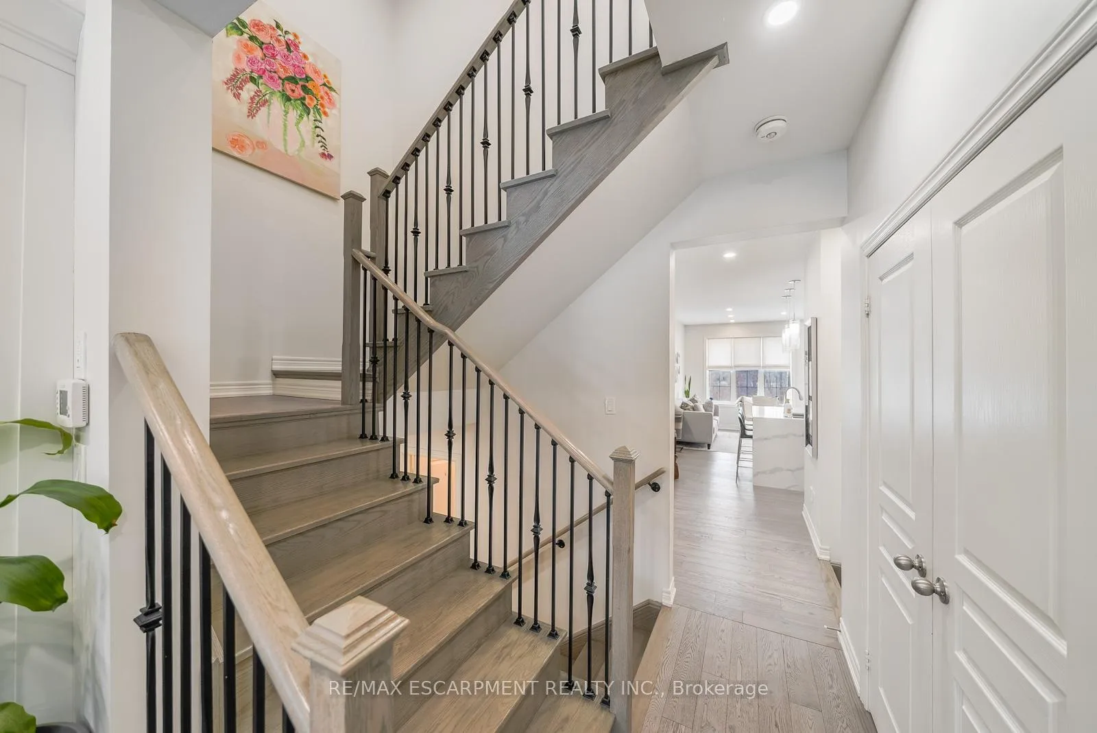 Photo 12 of 315 Humphrey Street, Hamilton, Waterdown — HOMEH