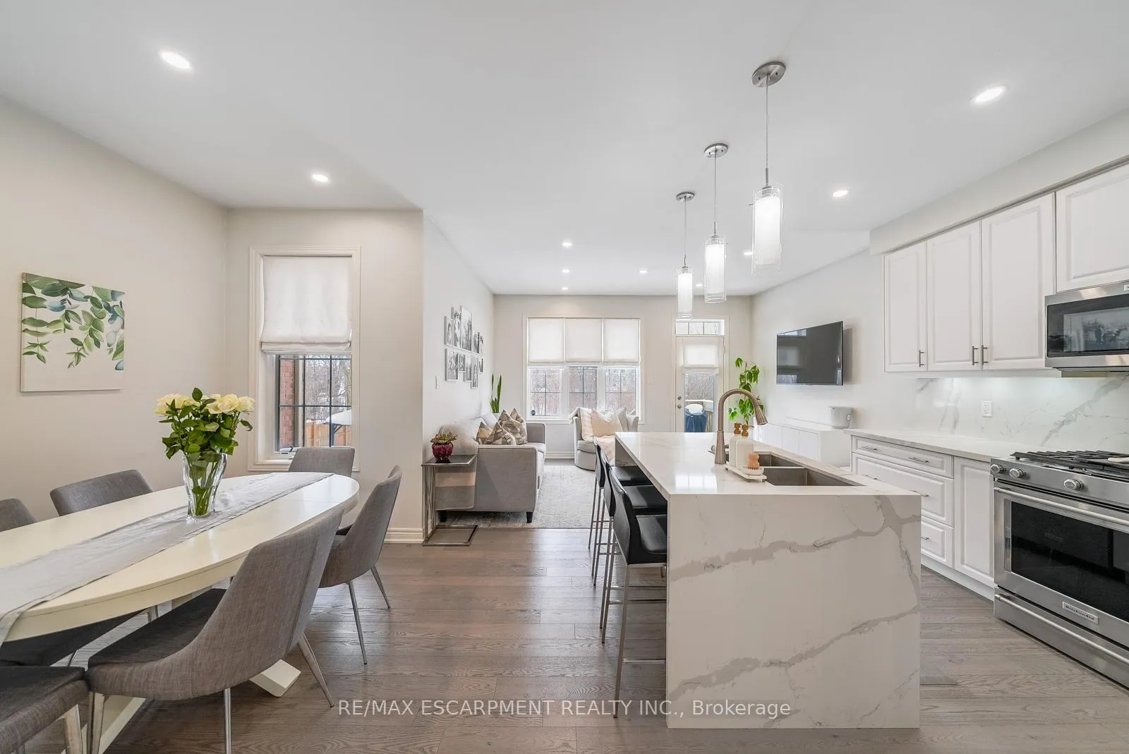 Photo 13 of 315 Humphrey Street, Hamilton, Waterdown — HOMEH