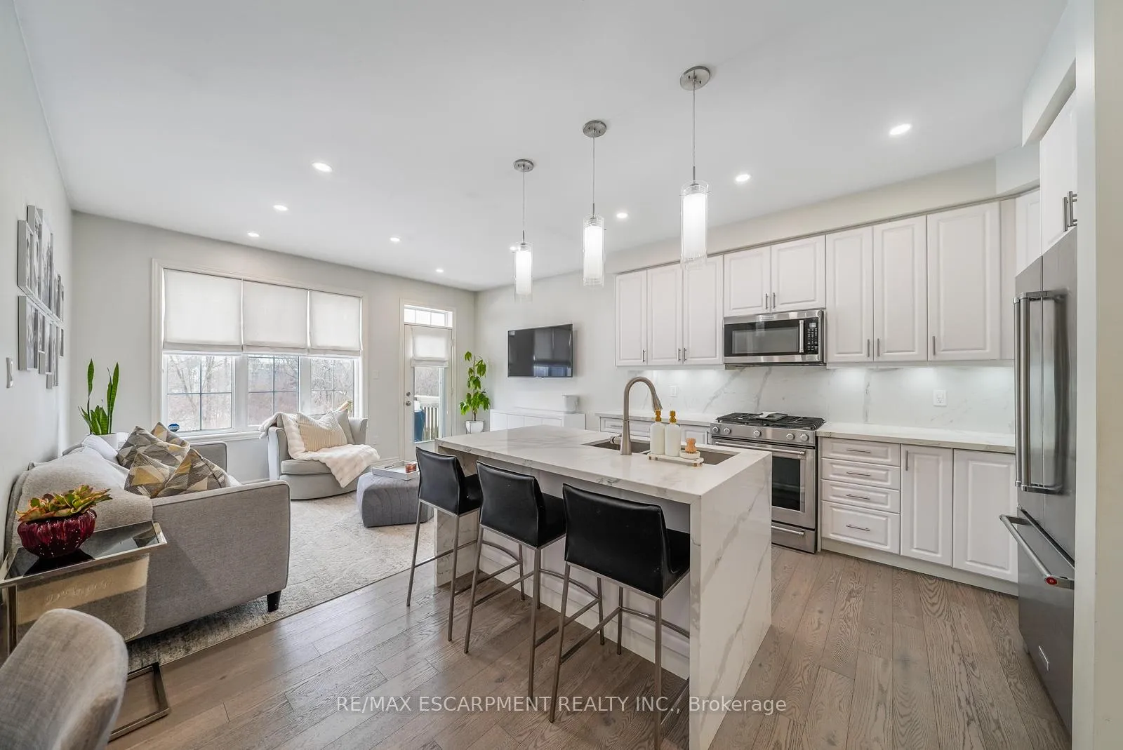 Photo 14 of 315 Humphrey Street, Hamilton, Waterdown — HOMEH