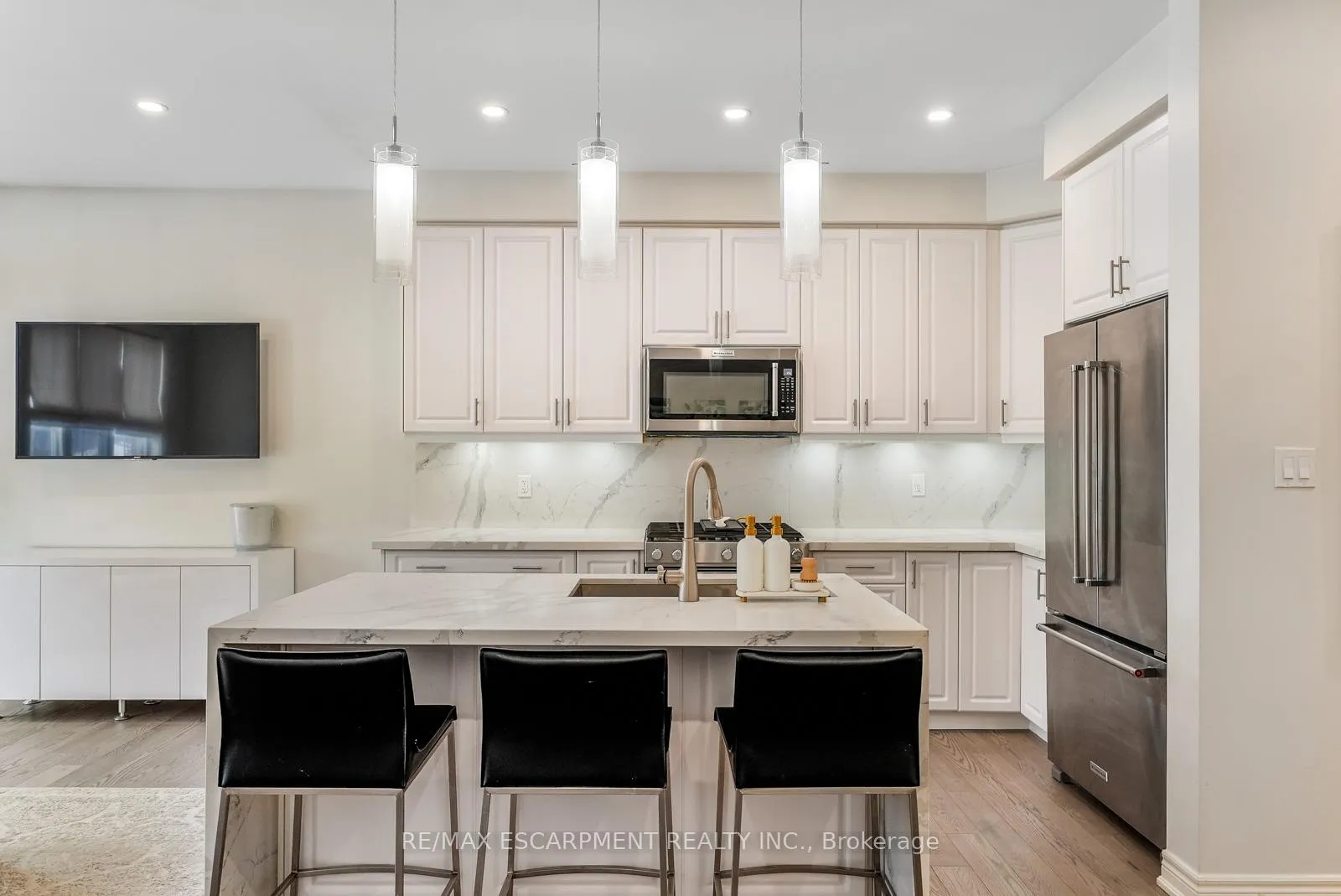 Photo 16 of 315 Humphrey Street, Hamilton, Waterdown — HOMEH