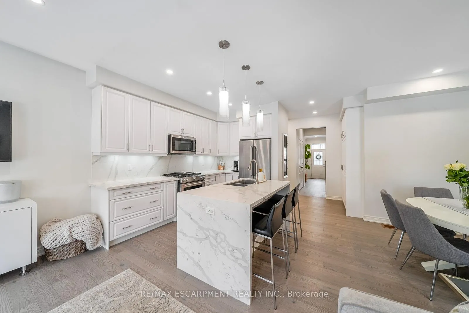 Photo 17 of 315 Humphrey Street, Hamilton, Waterdown — HOMEH