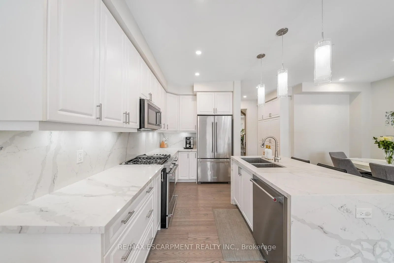 Photo 18 of 315 Humphrey Street, Hamilton, Waterdown — HOMEH
