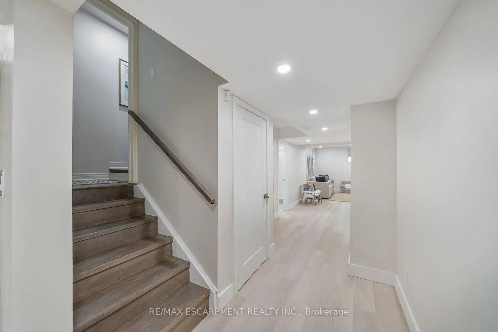 Photo 37 of 315 Humphrey Street, Hamilton, Waterdown — HOMEH
