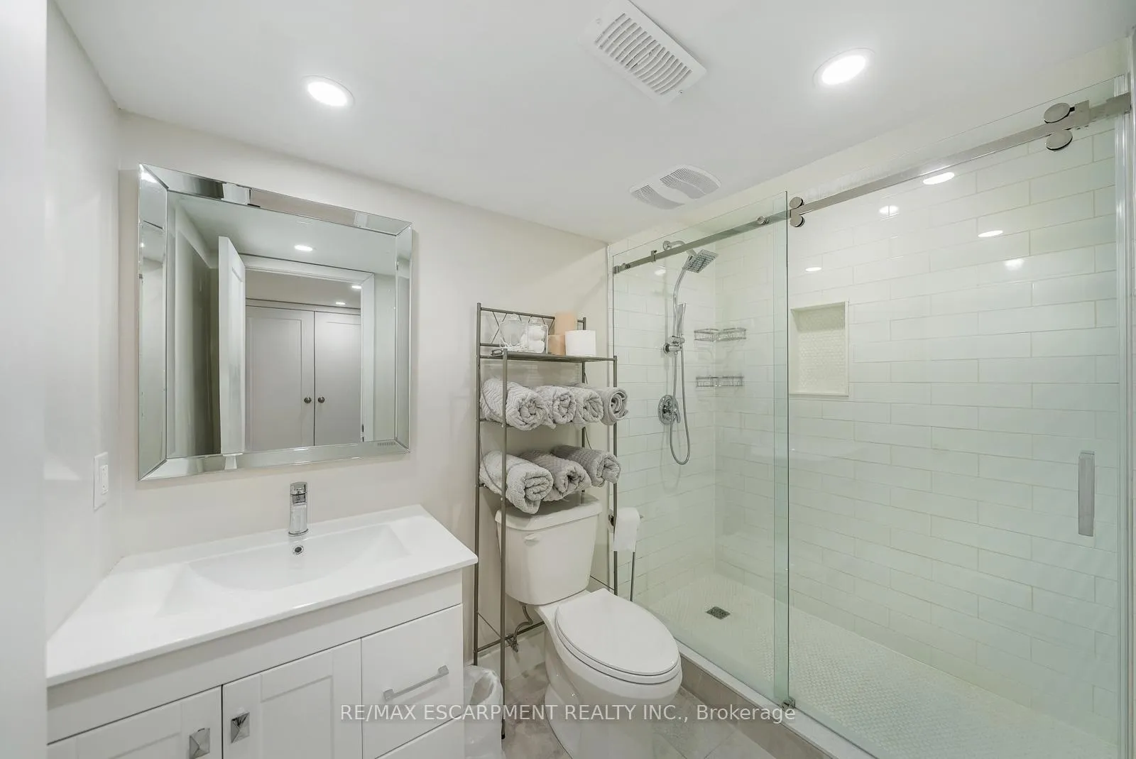Photo 41 of 315 Humphrey Street, Hamilton, Waterdown — HOMEH