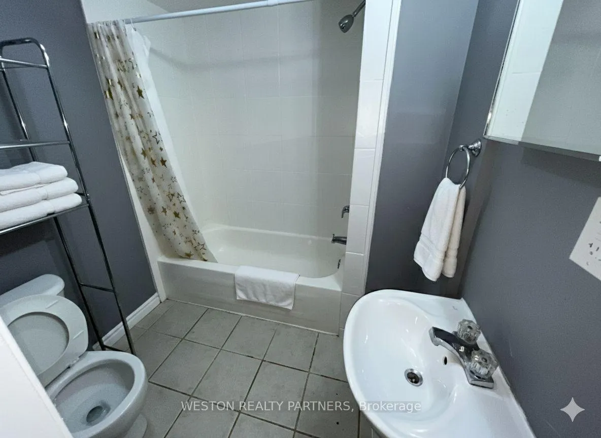 Photo 3 of Unit 27, 715 Main Street E, Hamilton, Gibson — HOMEH