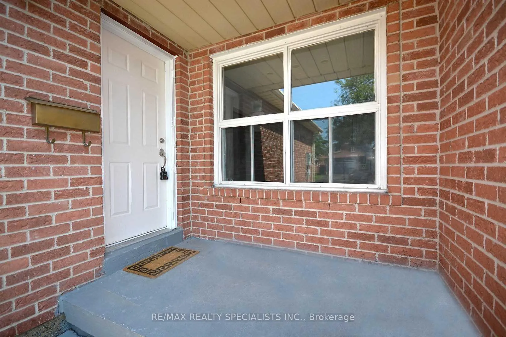 Photo 5 of Unit Upper, 52 Donna Drive, Brampton, Heart Lake — HOMEH