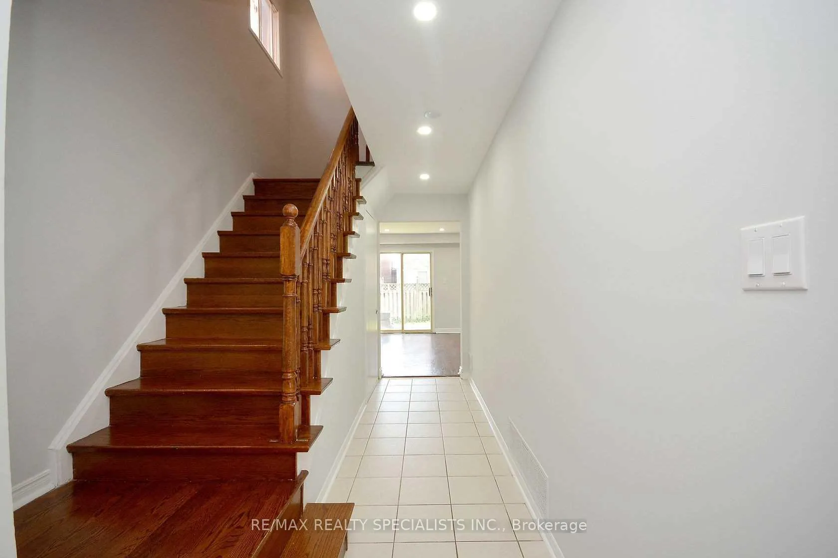 Photo 8 of Unit Upper, 52 Donna Drive, Brampton, Heart Lake — HOMEH