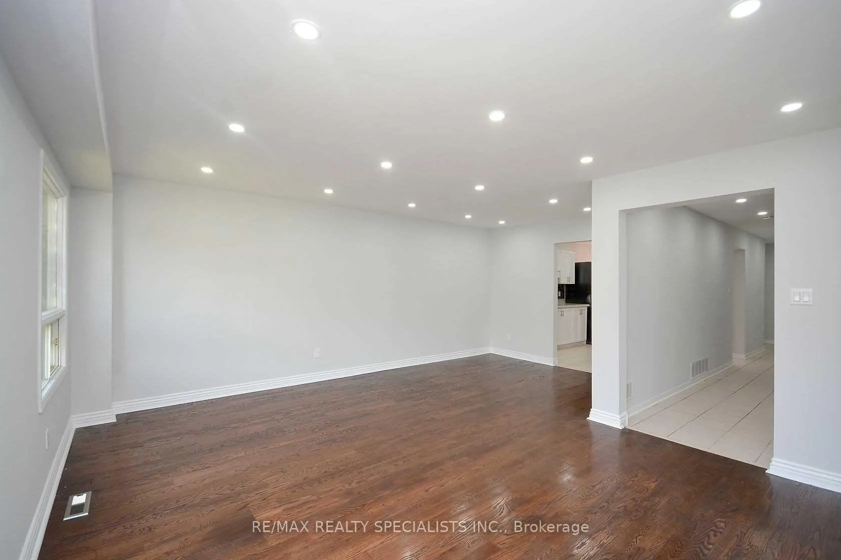 Photo 12 of Unit Upper, 52 Donna Drive, Brampton, Heart Lake — HOMEH