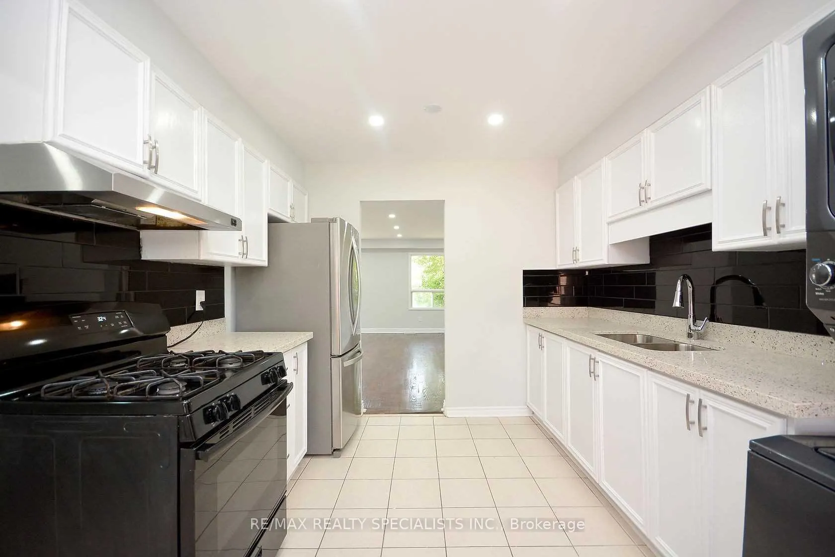 Photo 16 of Unit Upper, 52 Donna Drive, Brampton, Heart Lake — HOMEH