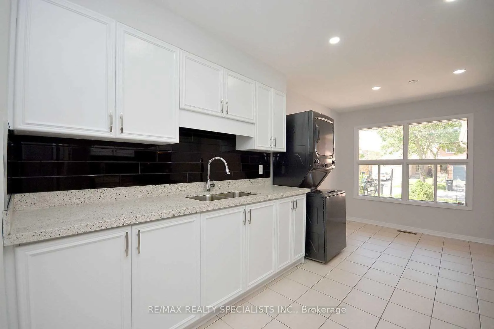 Photo 17 of Unit Upper, 52 Donna Drive, Brampton, Heart Lake — HOMEH