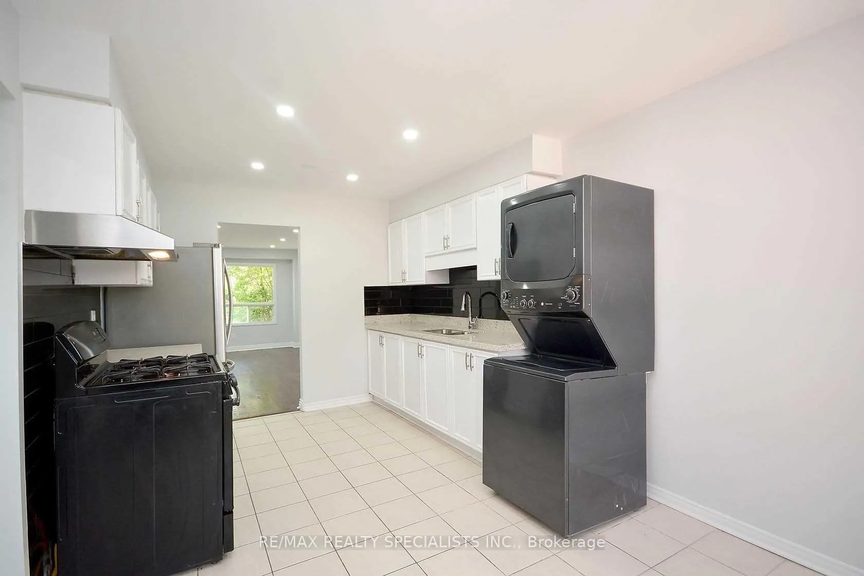 Photo 18 of Unit Upper, 52 Donna Drive, Brampton, Heart Lake — HOMEH