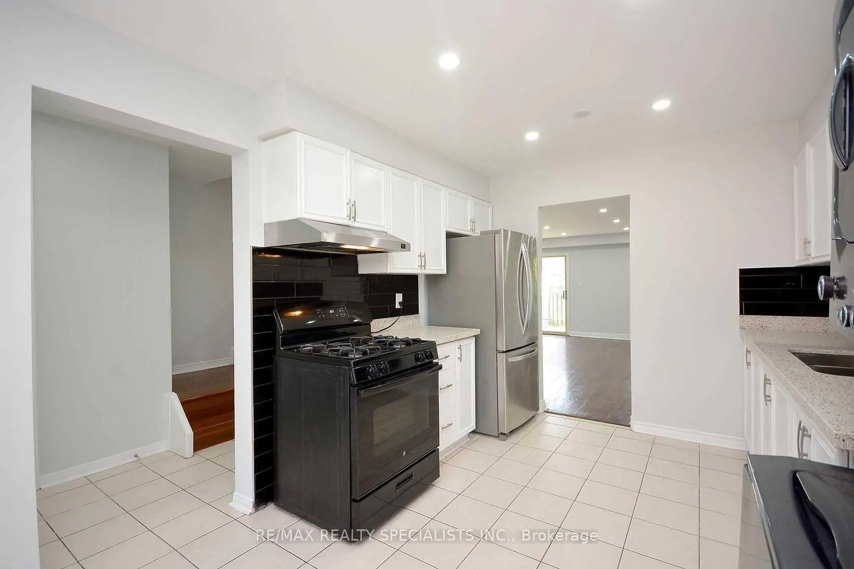 Photo 19 of Unit Upper, 52 Donna Drive, Brampton, Heart Lake — HOMEH