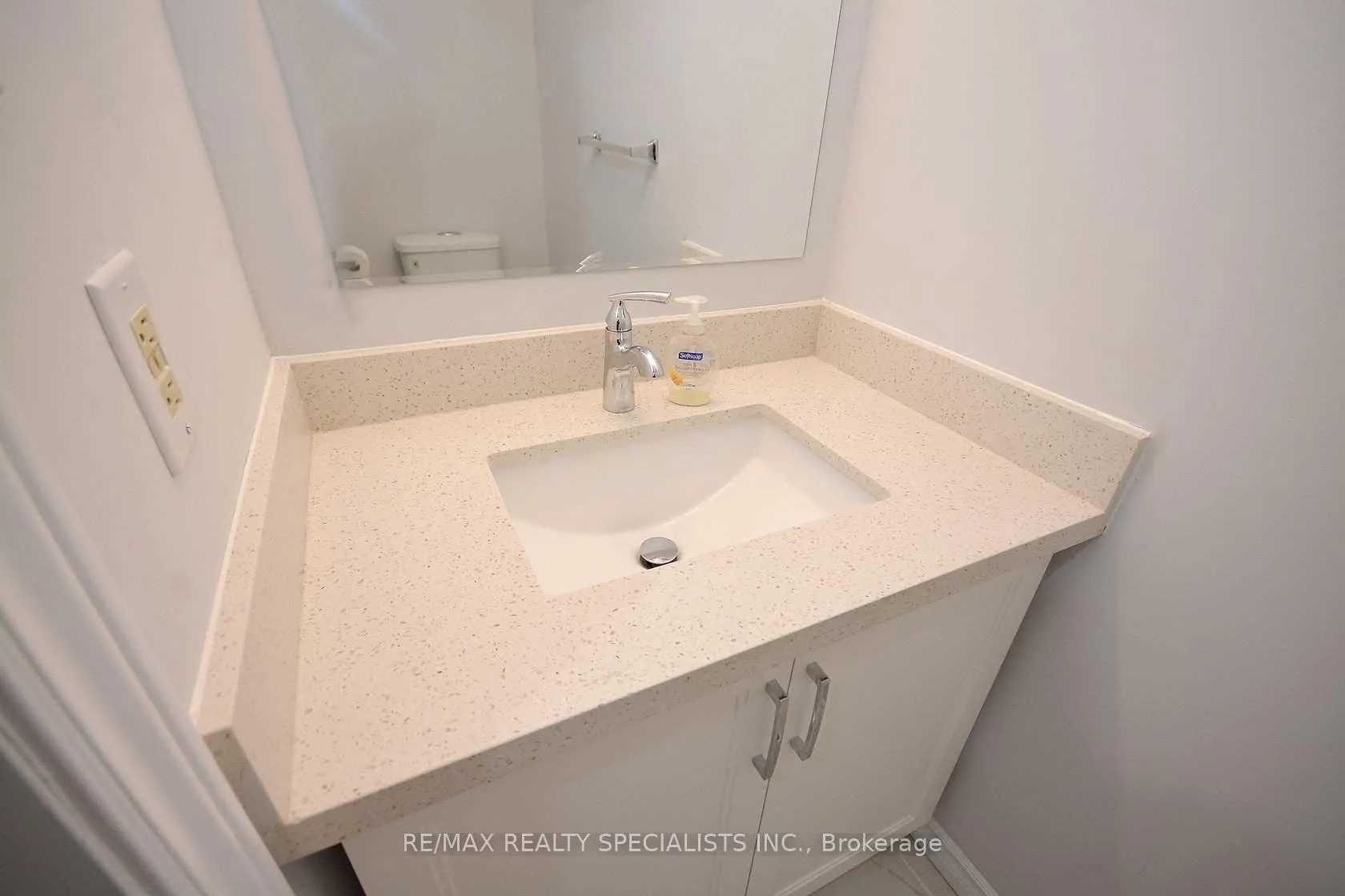 Photo 22 of Unit Upper, 52 Donna Drive, Brampton, Heart Lake — HOMEH