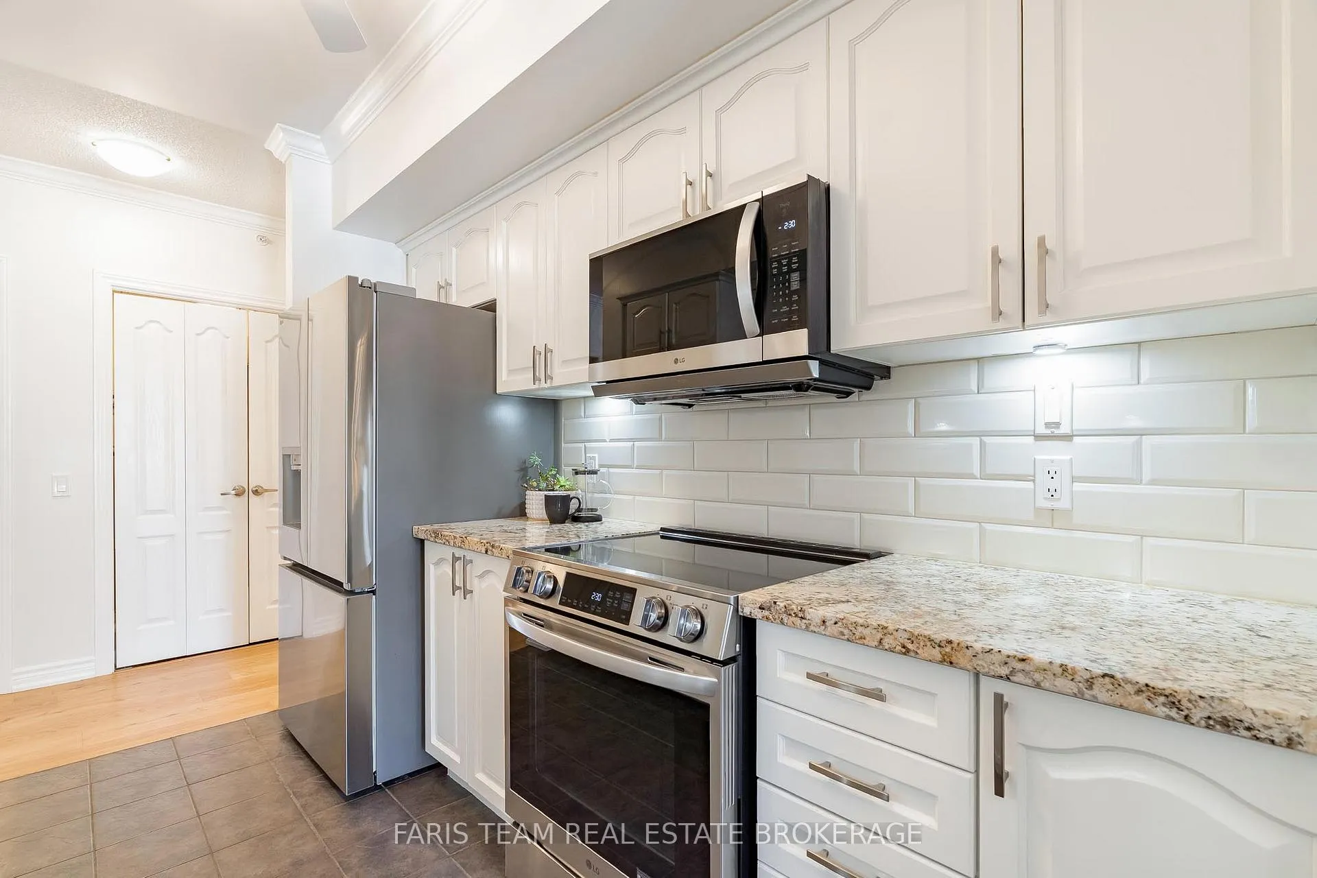 Photo 8 of Unit 202, 39 Ferndale Drive S, Barrie, Ardagh — HOMEH