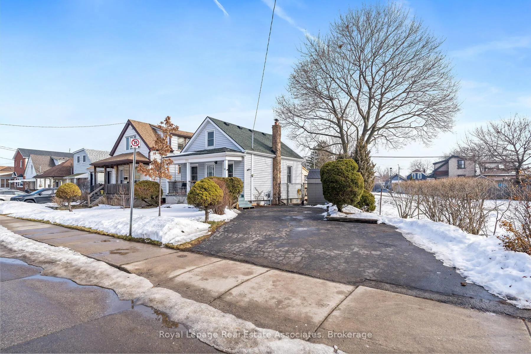 Photo 1 of 88 Graham Avenue N, Hamilton, Crown Point — HOMEH