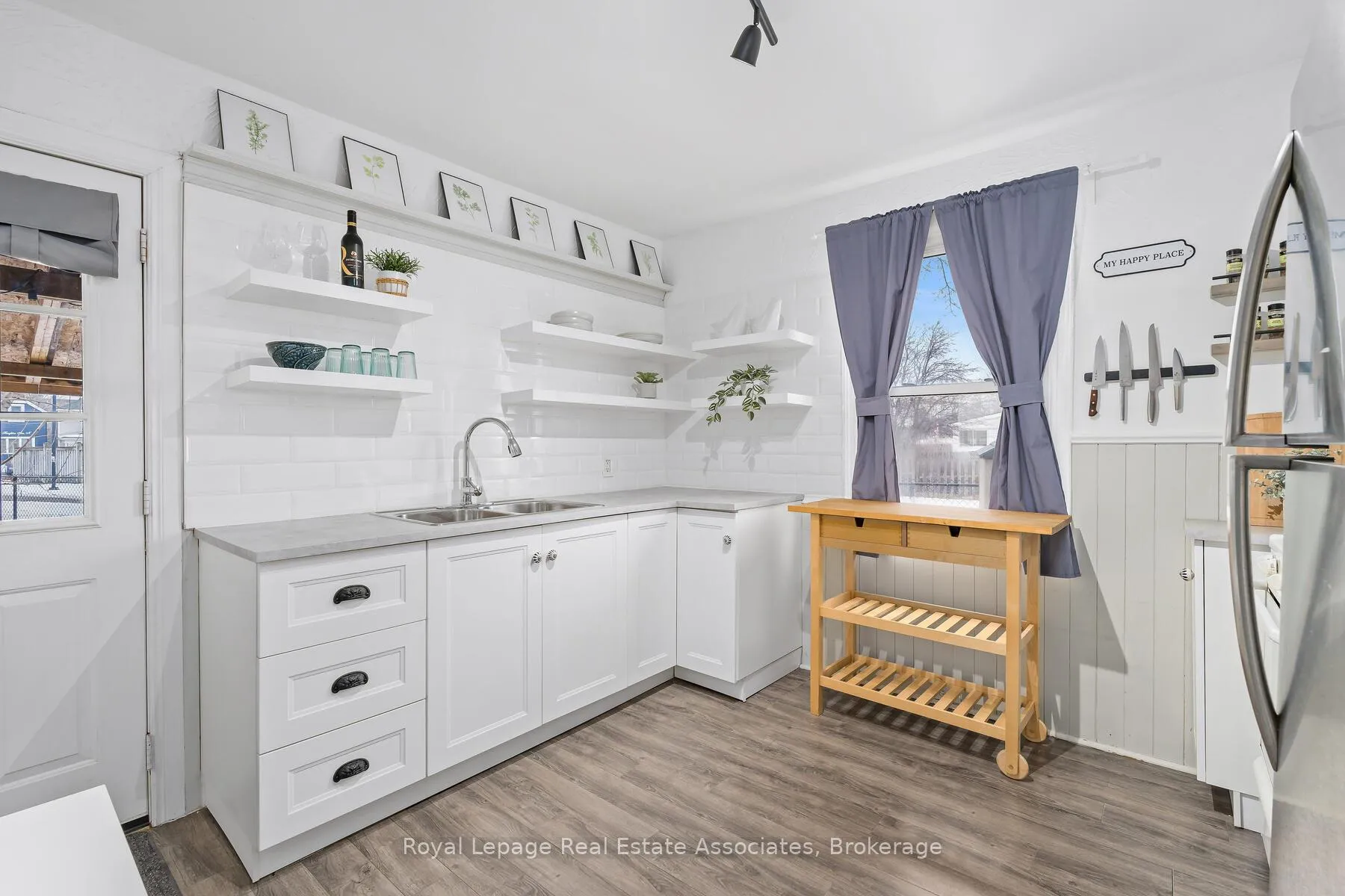 Photo 11 of 88 Graham Avenue N, Hamilton, Crown Point — HOMEH
