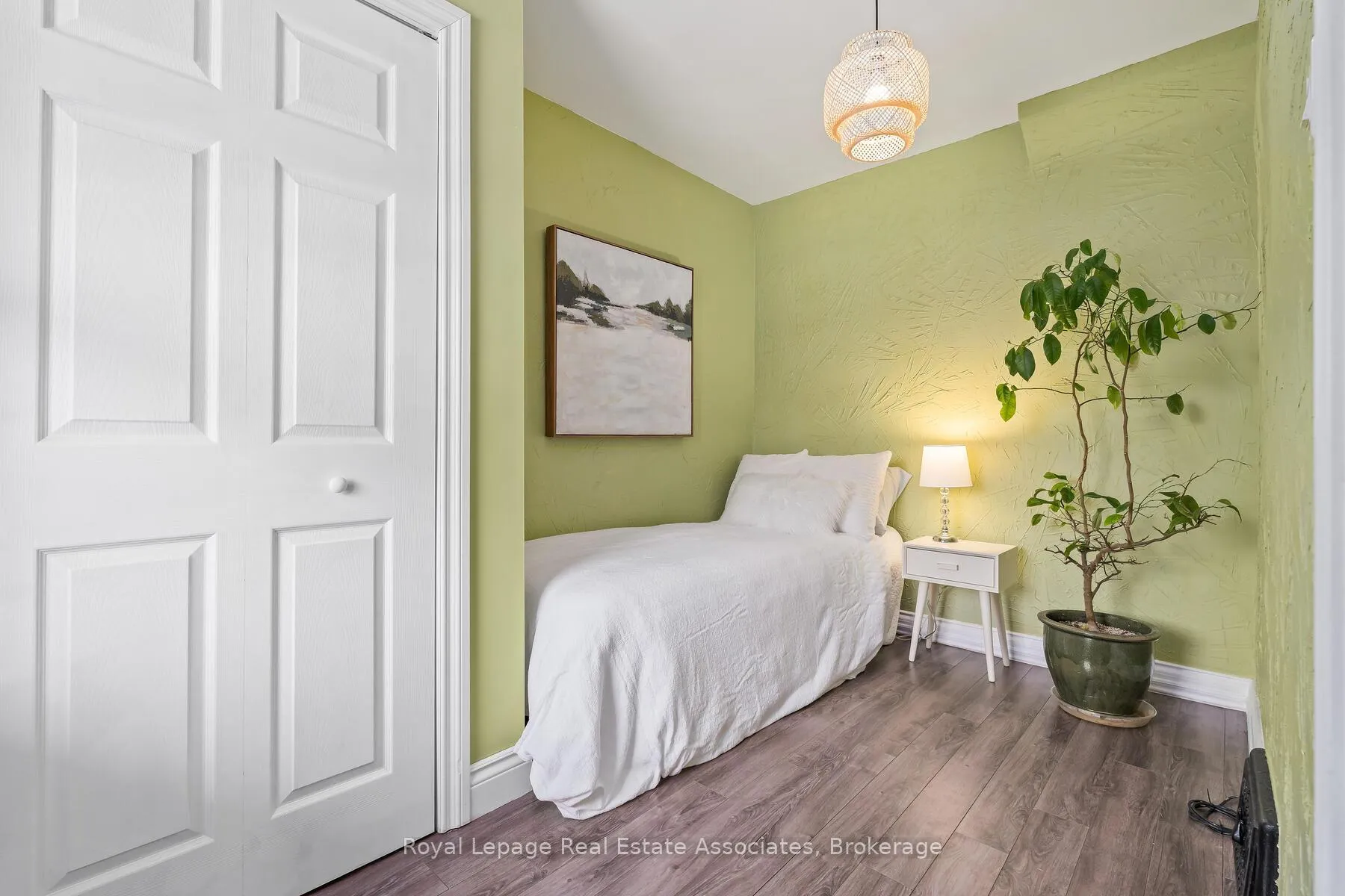Photo 14 of 88 Graham Avenue N, Hamilton, Crown Point — HOMEH