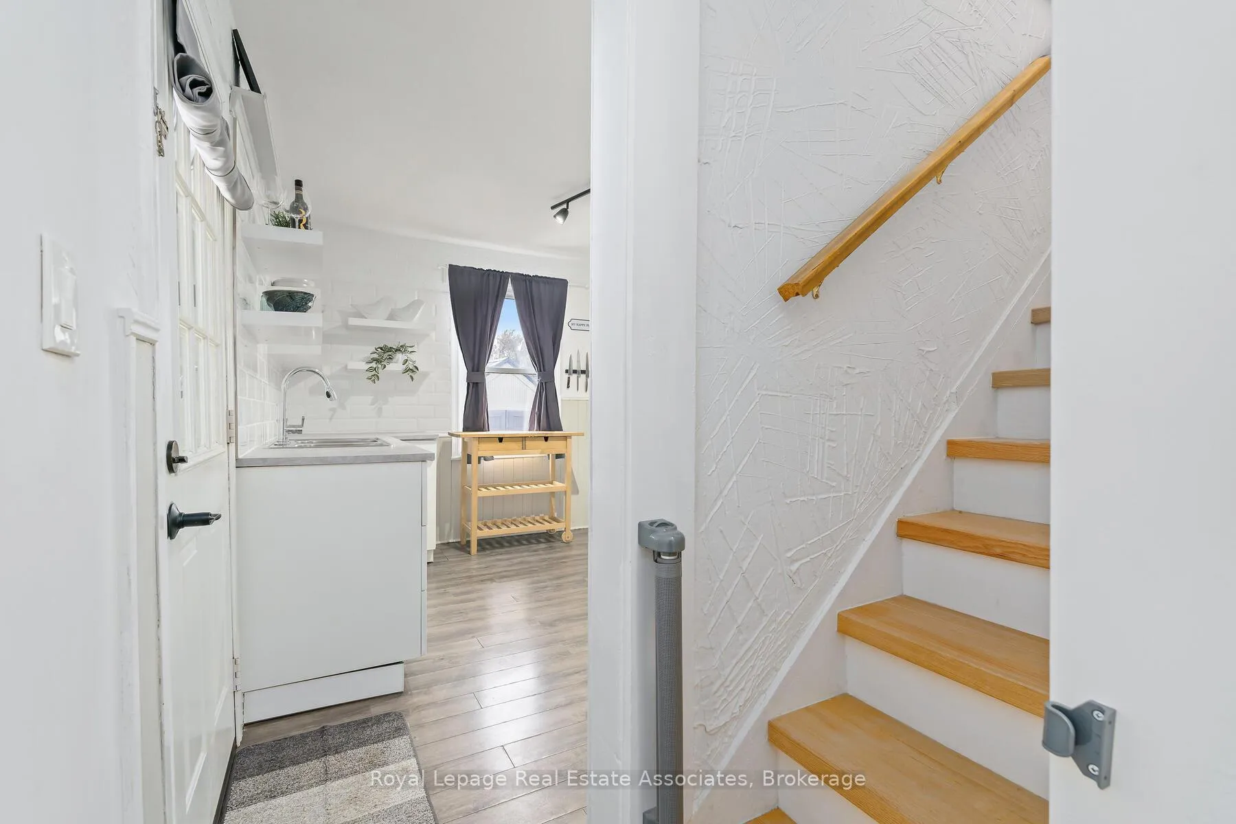 Photo 18 of 88 Graham Avenue N, Hamilton, Crown Point — HOMEH