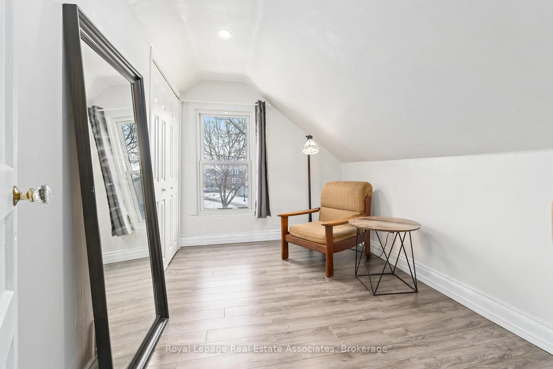 Photo 23 of 88 Graham Avenue N, Hamilton, Crown Point — HOMEH