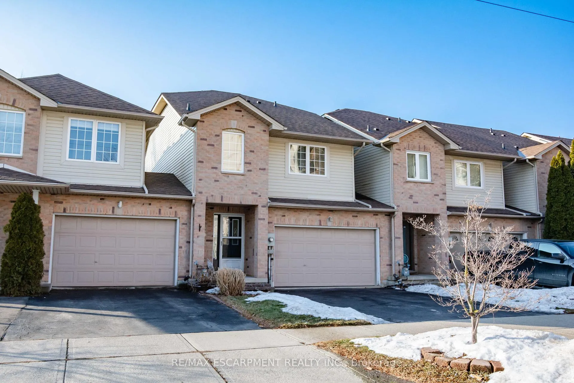 Photo 4 of 489 Green Road, Hamilton, Lakeshore — HOMEH