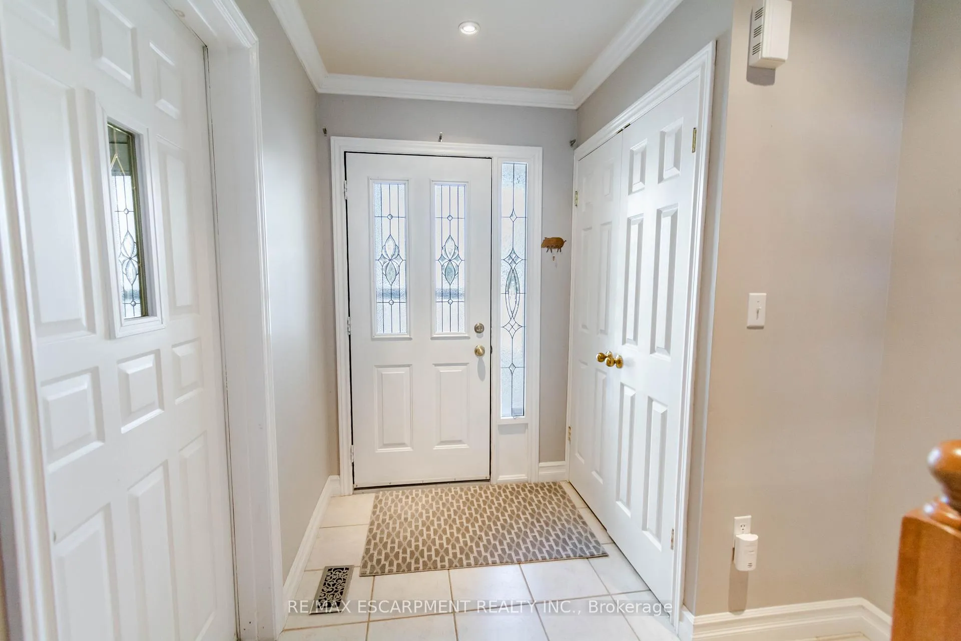 Photo 5 of 489 Green Road, Hamilton, Lakeshore — HOMEH