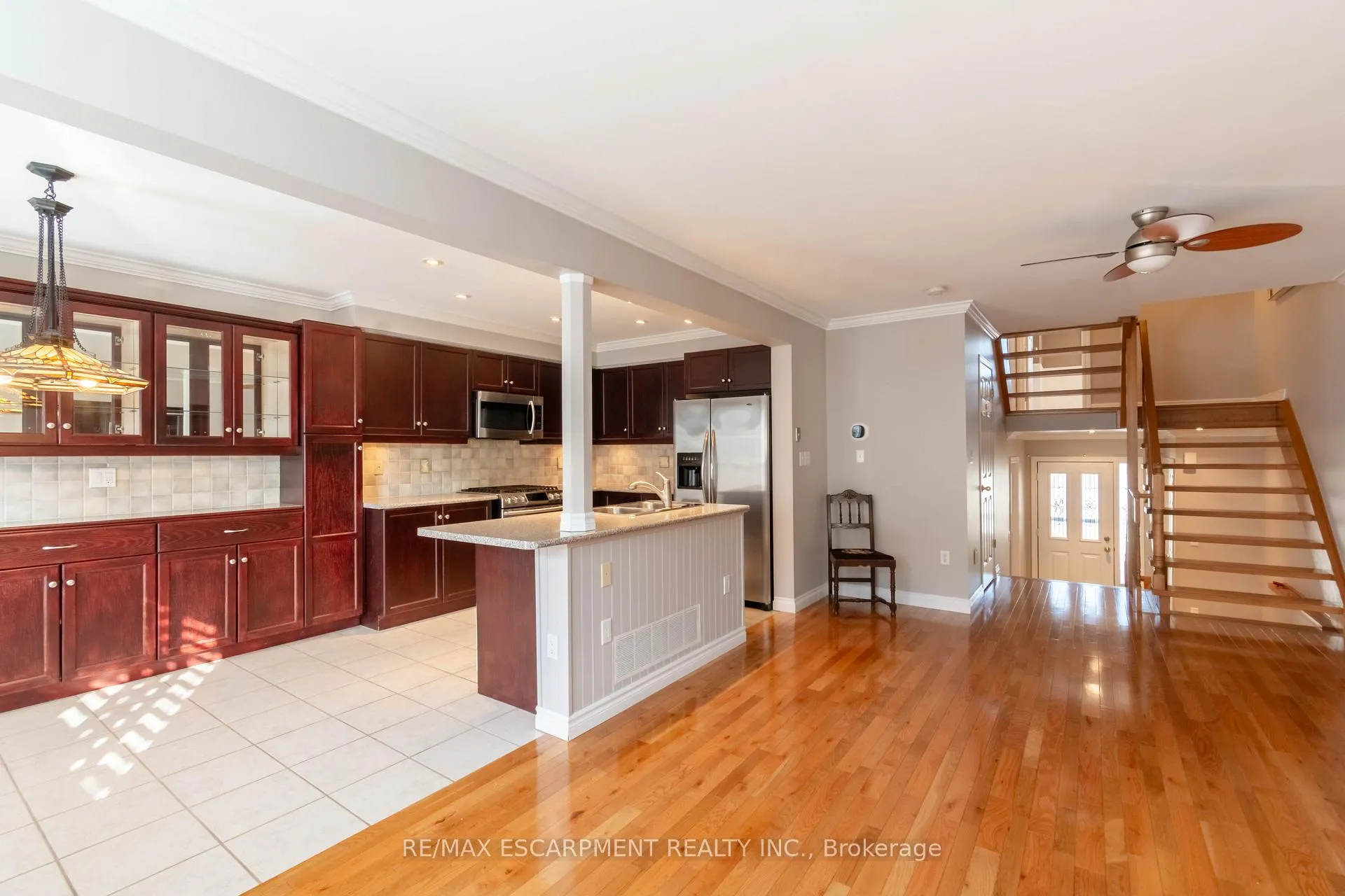 Photo 9 of 489 Green Road, Hamilton, Lakeshore — HOMEH