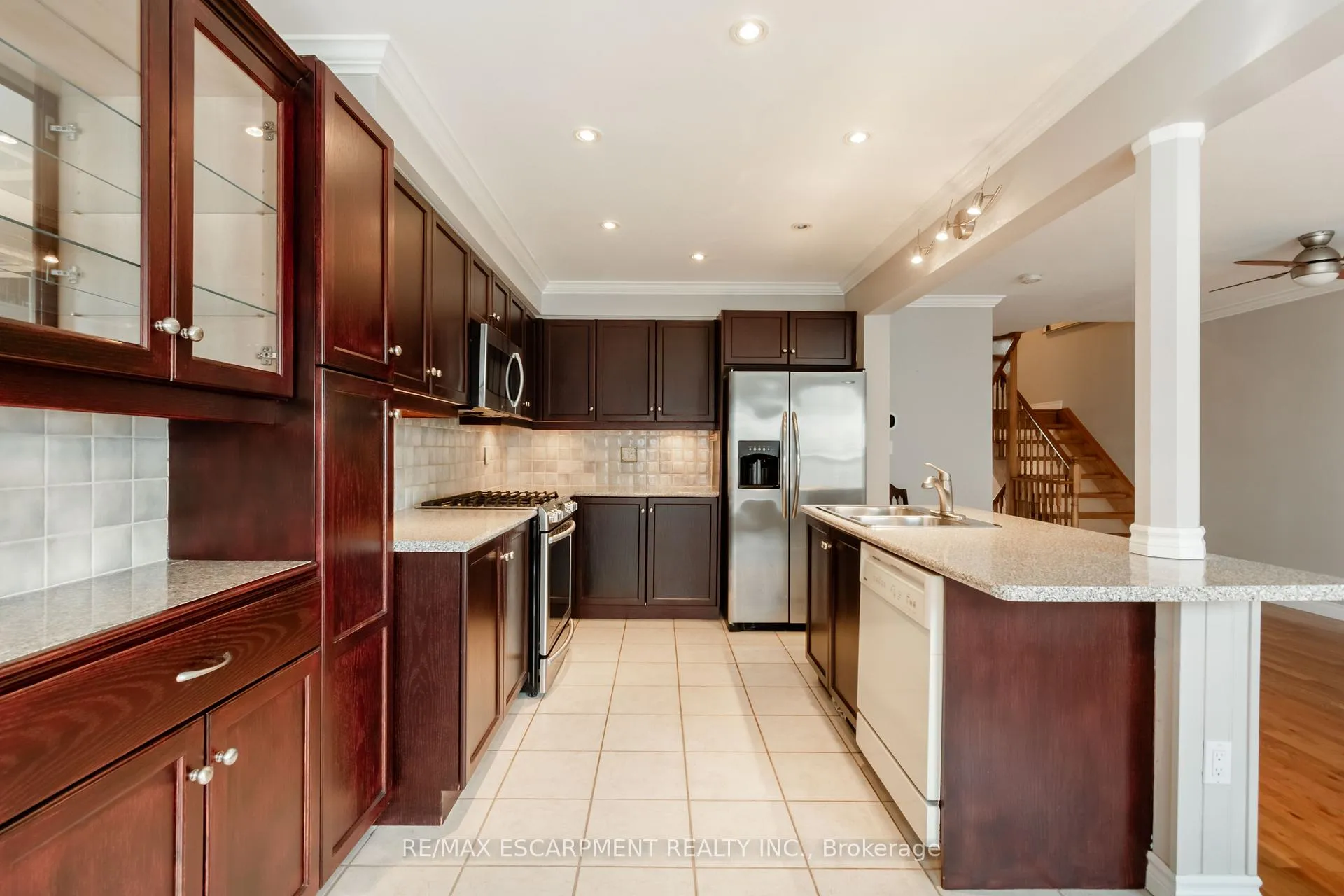 Photo 11 of 489 Green Road, Hamilton, Lakeshore — HOMEH