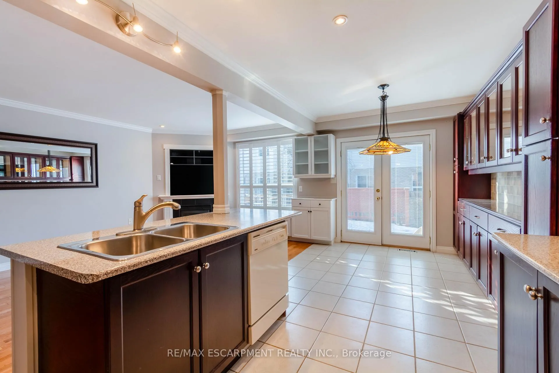 Photo 14 of 489 Green Road, Hamilton, Lakeshore — HOMEH