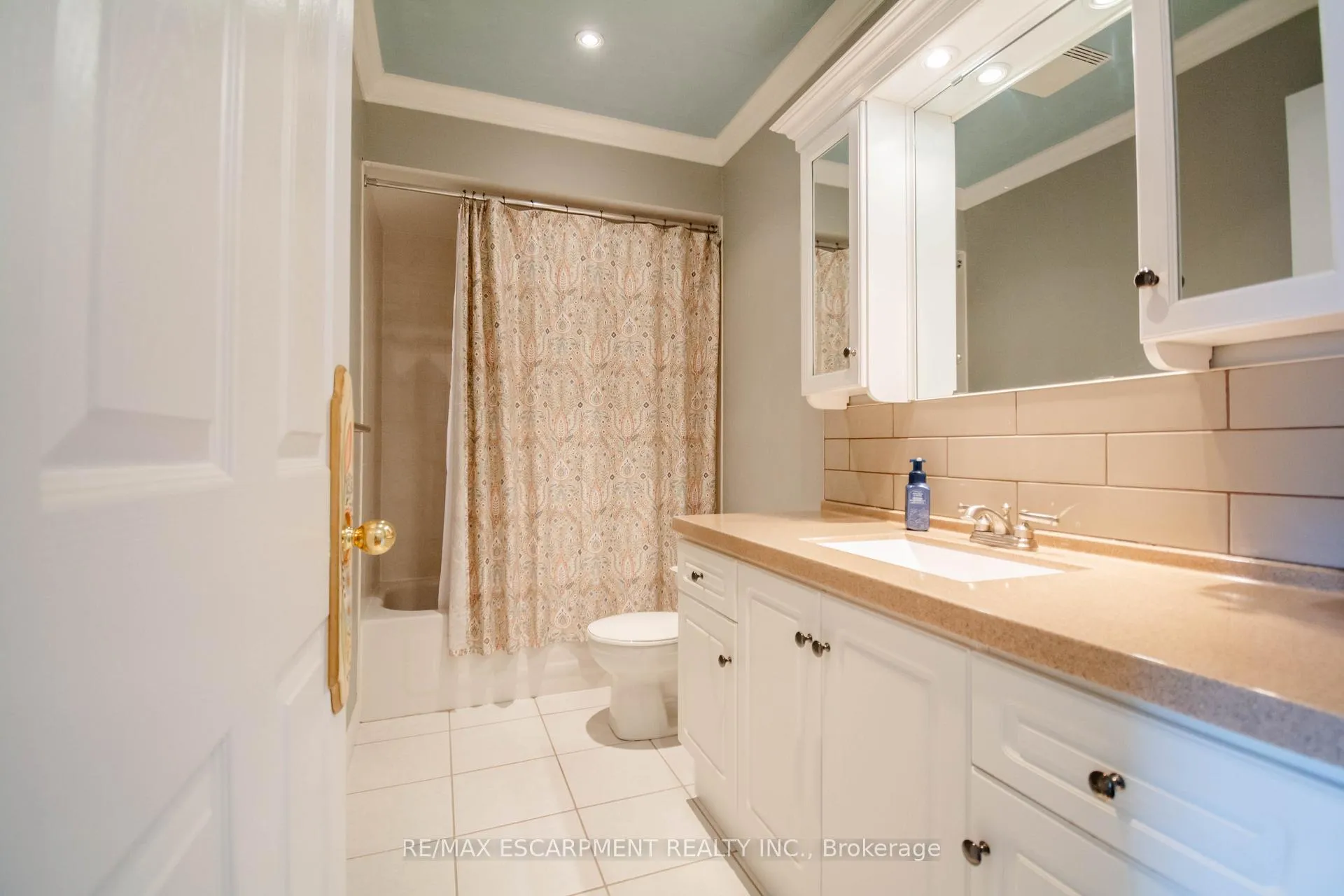 Photo 25 of 489 Green Road, Hamilton, Lakeshore — HOMEH
