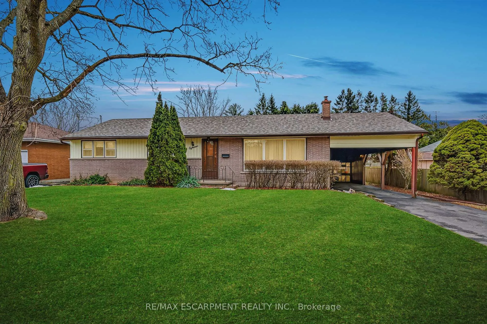 Photo 1 of 18 Charles Street, Norfolk, Simcoe — HOMEH