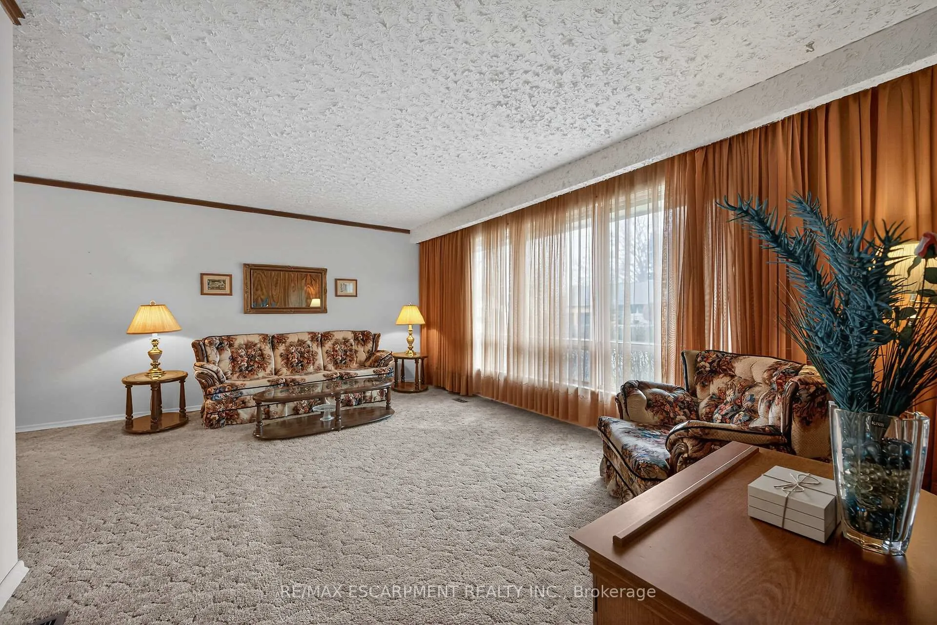 Photo 4 of 18 Charles Street, Norfolk, Simcoe — HOMEH
