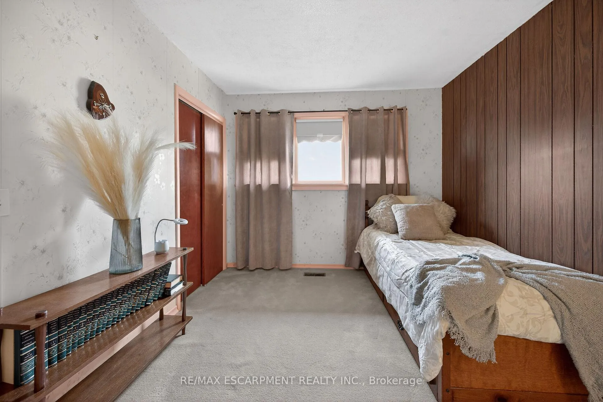 Photo 20 of 18 Charles Street, Norfolk, Simcoe — HOMEH