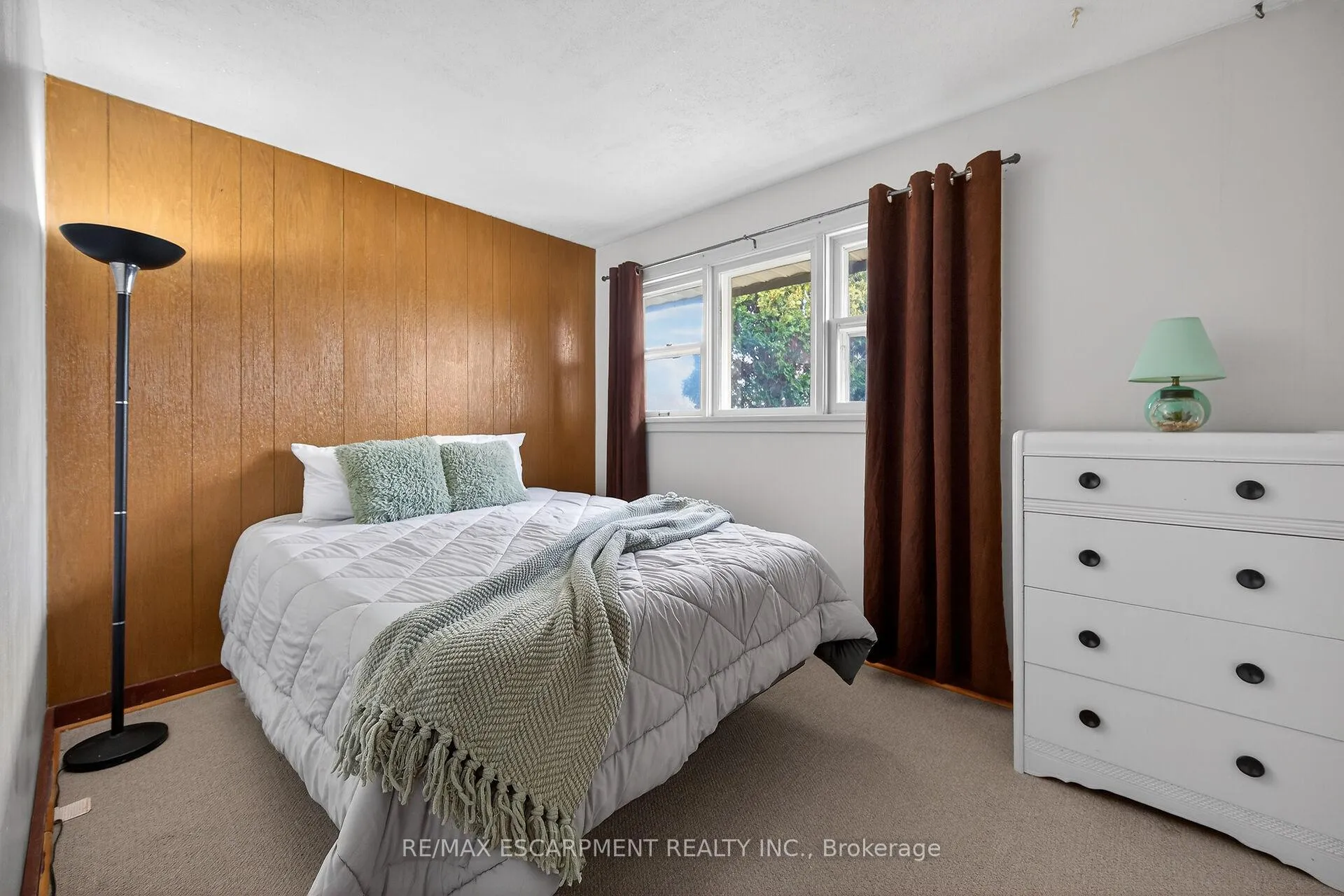 Photo 21 of 18 Charles Street, Norfolk, Simcoe — HOMEH