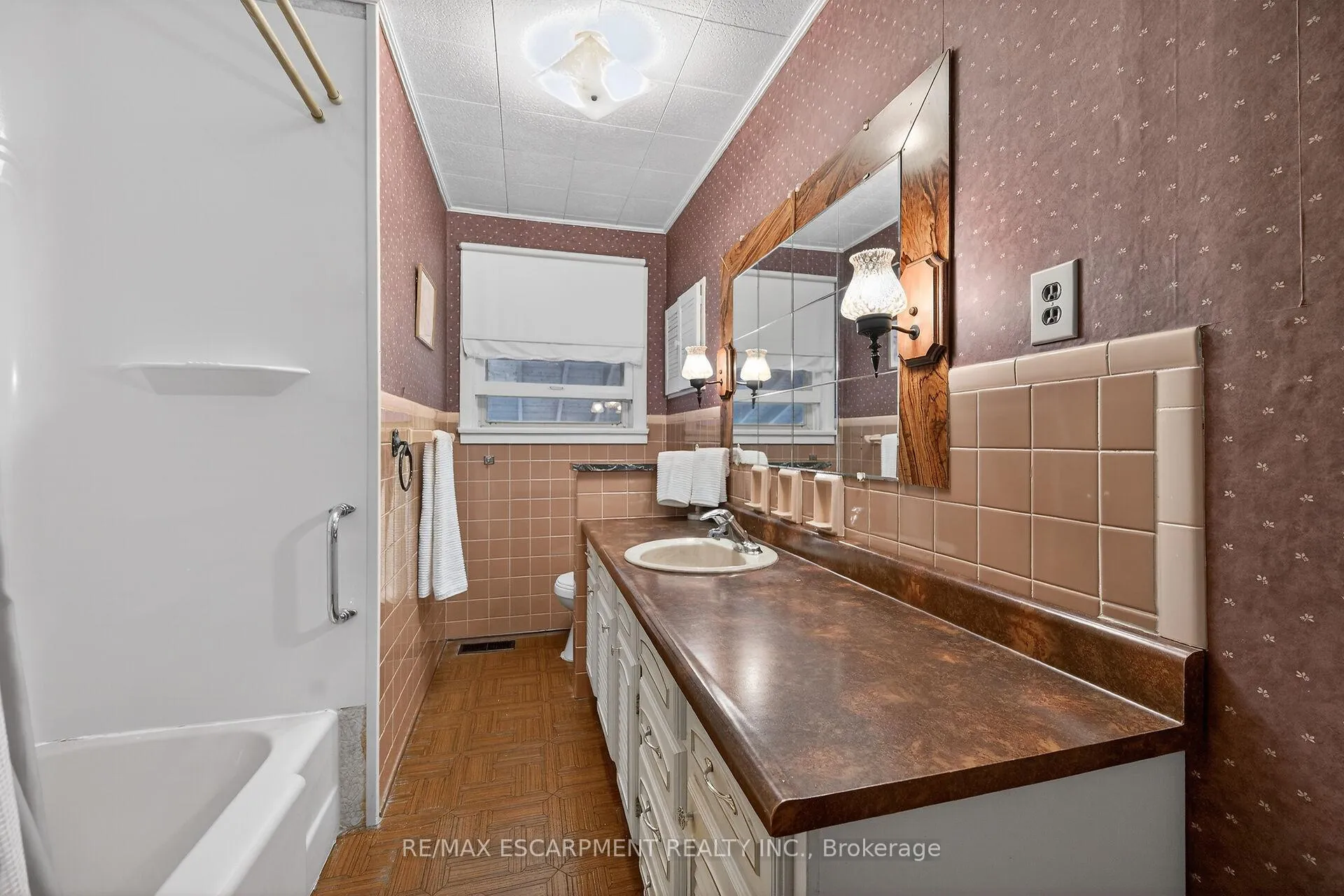 Photo 23 of 18 Charles Street, Norfolk, Simcoe — HOMEH