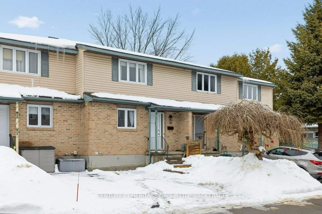 Photo 1 of 28 St Paul's Place, Kingston, West of Sir John A. Blvd — HOMEH