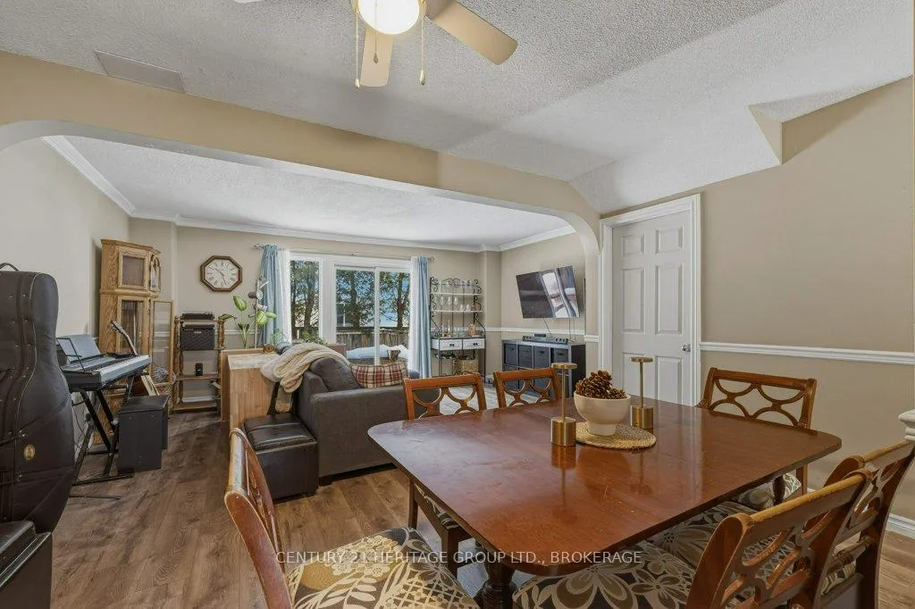 Photo 6 of 28 St Paul's Place, Kingston, West of Sir John A. Blvd — HOMEH