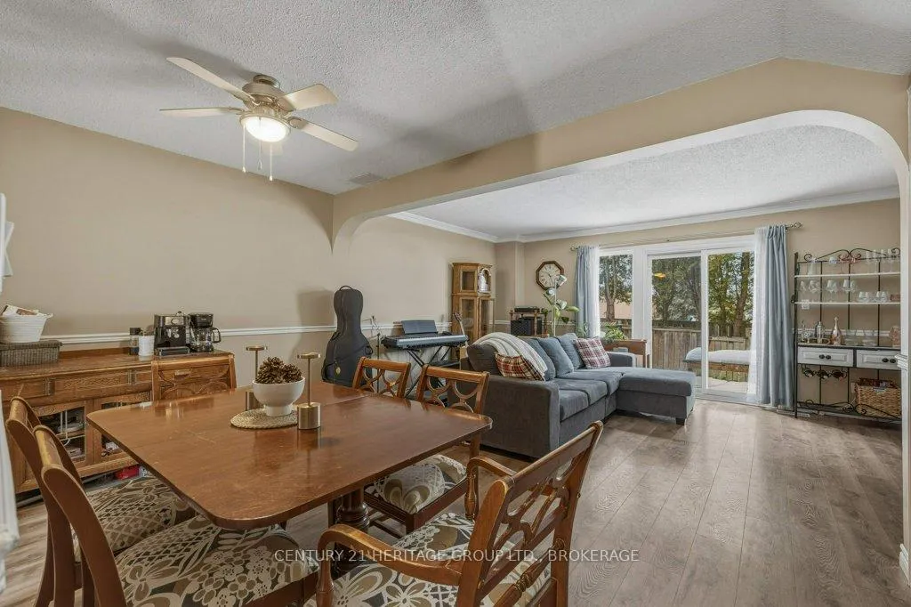 Photo 7 of 28 St Paul's Place, Kingston, West of Sir John A. Blvd — HOMEH