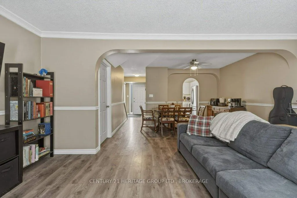 Photo 11 of 28 St Paul's Place, Kingston, West of Sir John A. Blvd — HOMEH