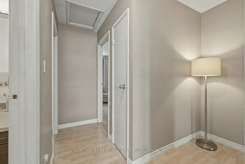 Photo 18 of 28 St Paul's Place, Kingston, West of Sir John A. Blvd — HOMEH
