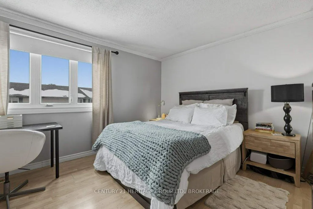 Photo 19 of 28 St Paul's Place, Kingston, West of Sir John A. Blvd — HOMEH