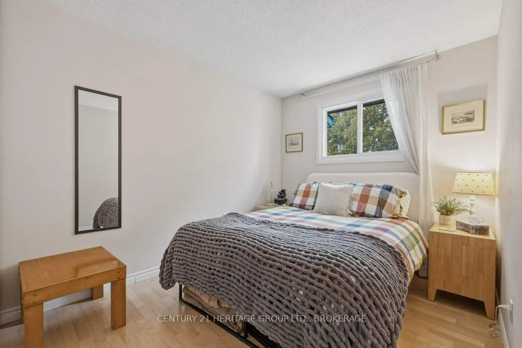Photo 21 of 28 St Paul's Place, Kingston, West of Sir John A. Blvd — HOMEH