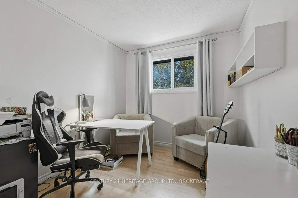 Photo 22 of 28 St Paul's Place, Kingston, West of Sir John A. Blvd — HOMEH