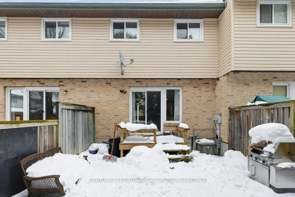 Photo 25 of 28 St Paul's Place, Kingston, West of Sir John A. Blvd — HOMEH