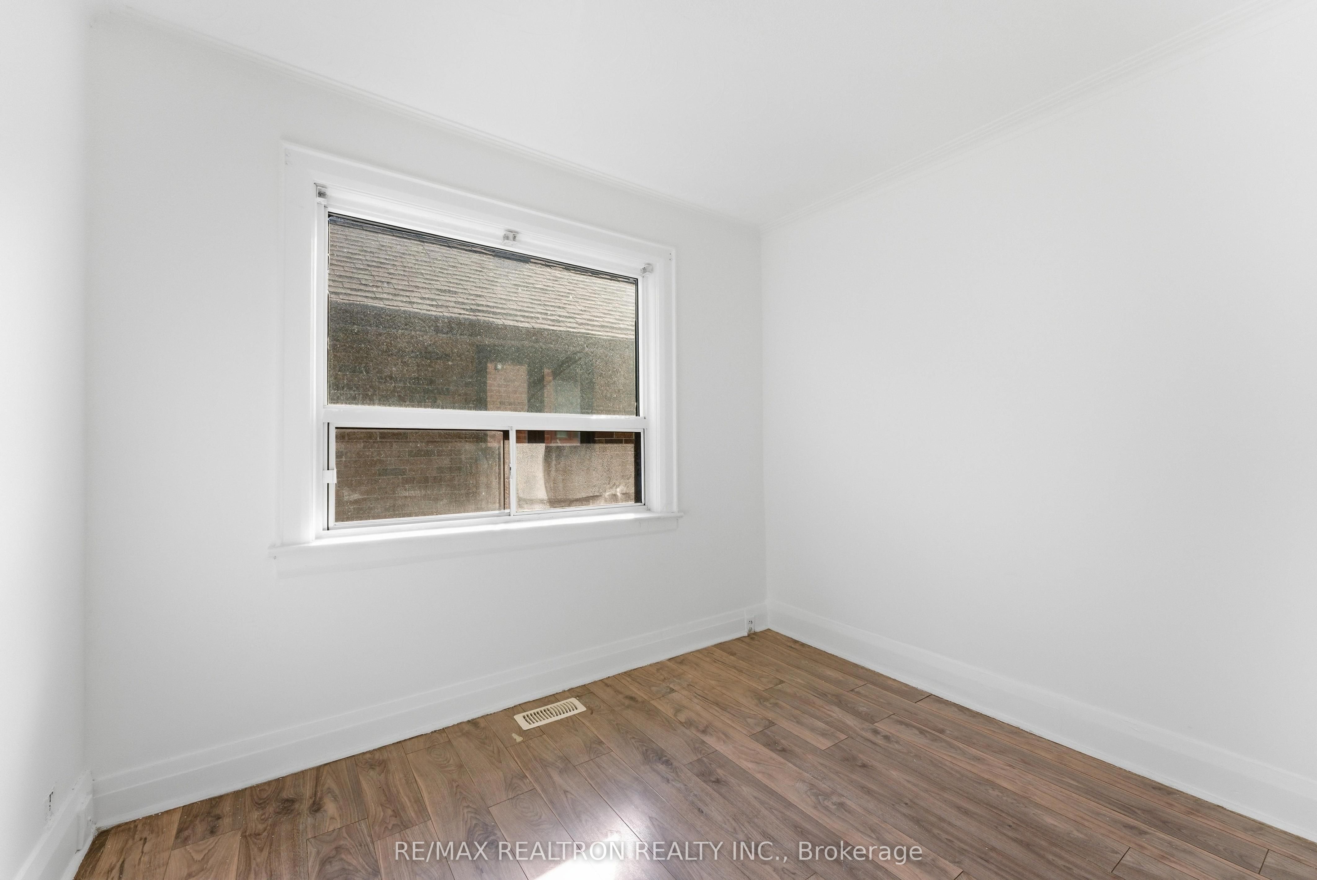 Photo 11 of 468 Northcliffe Boulevard, Toronto, Oakwood Village — HOMEH