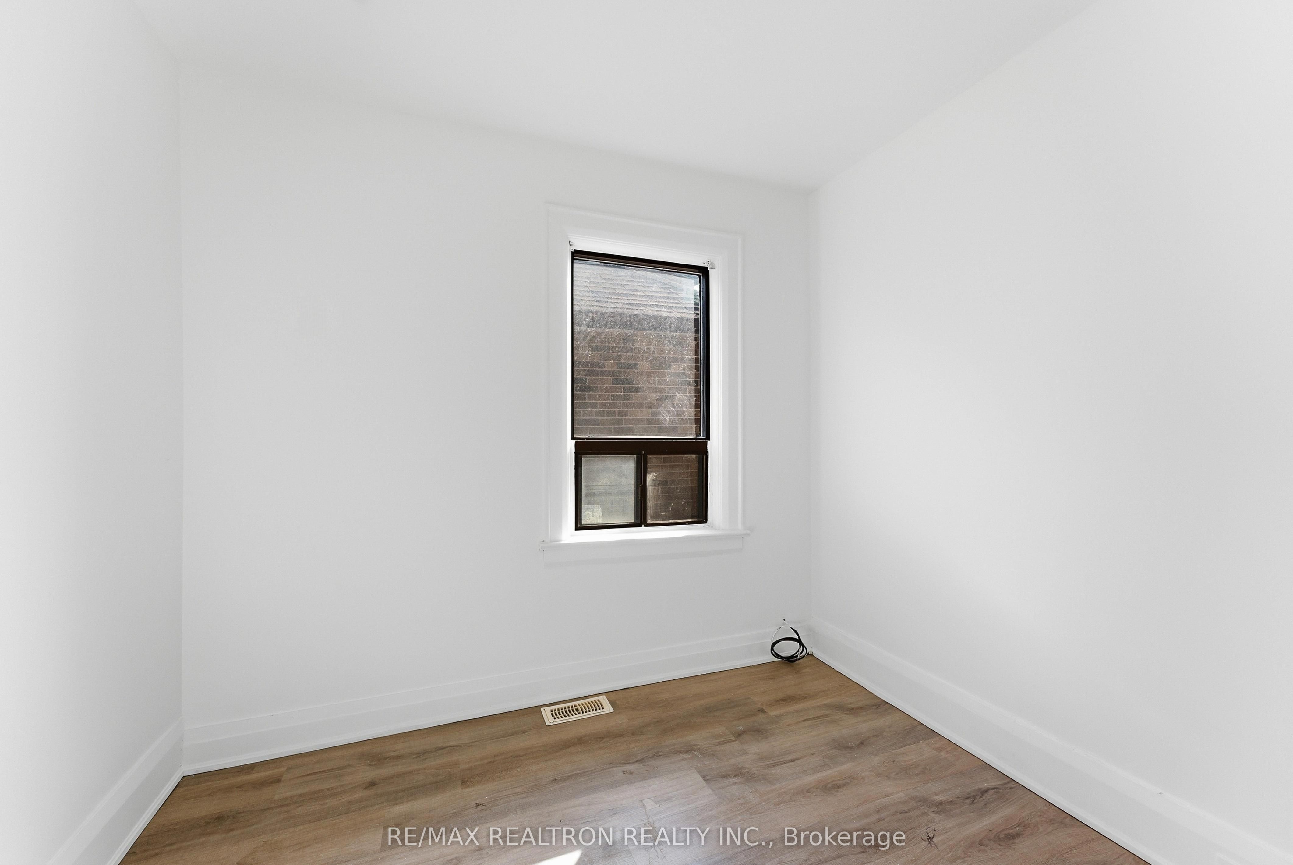 Photo 26 of 468 Northcliffe Boulevard, Toronto, Oakwood Village — HOMEH