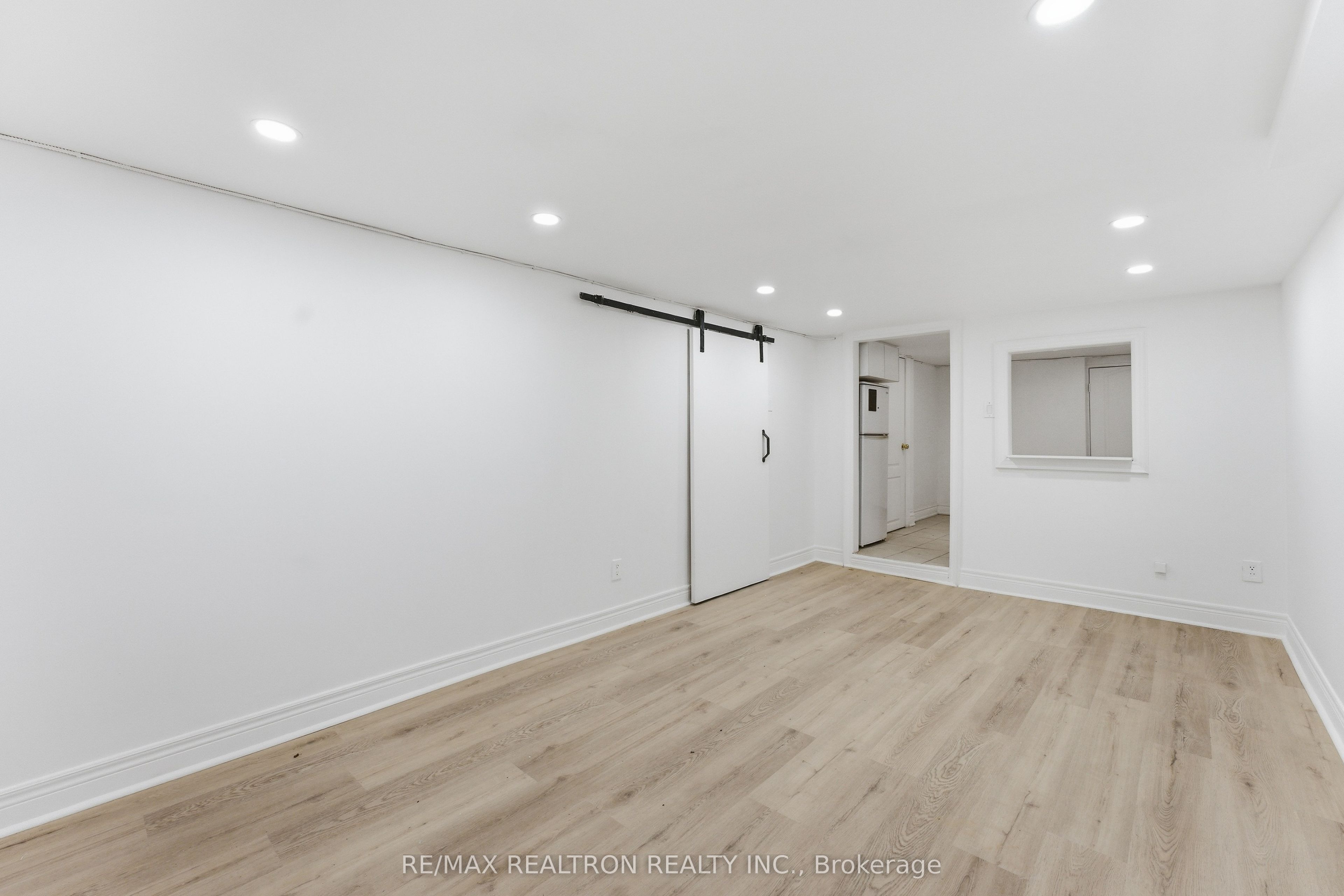 Photo 10 of 468 Northcliffe Boulevard, Toronto, Oakwood Village — HOMEH