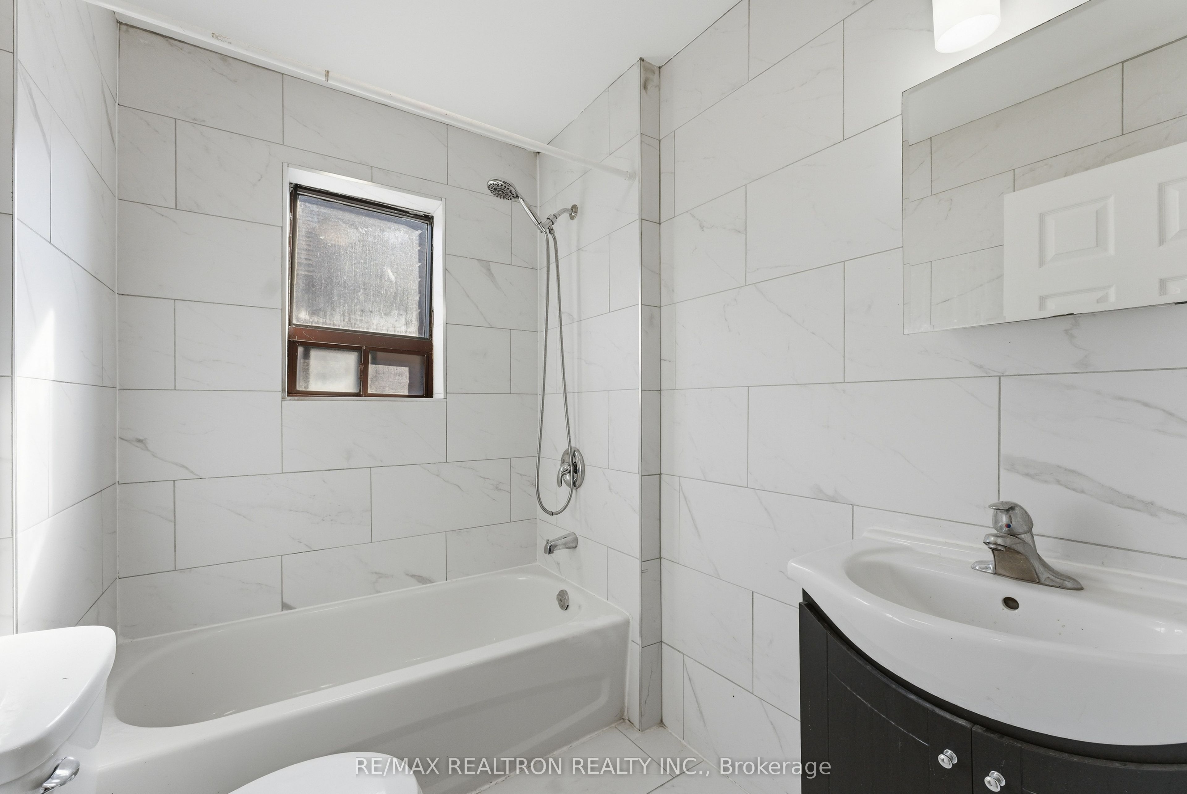 Photo 25 of 468 Northcliffe Boulevard, Toronto, Oakwood Village — HOMEH