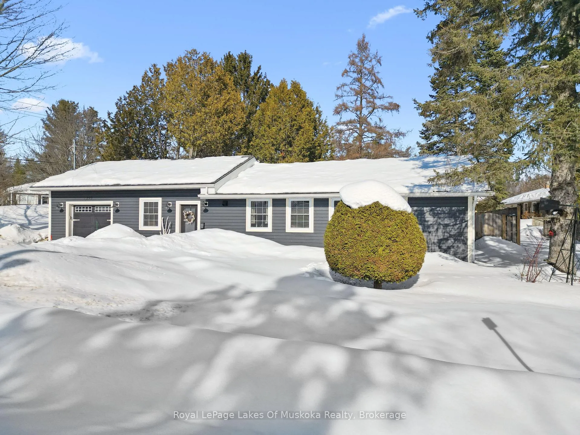 Photo 2 of 293 Hiram Street, Bracebridge, Macaulay — HOMEH