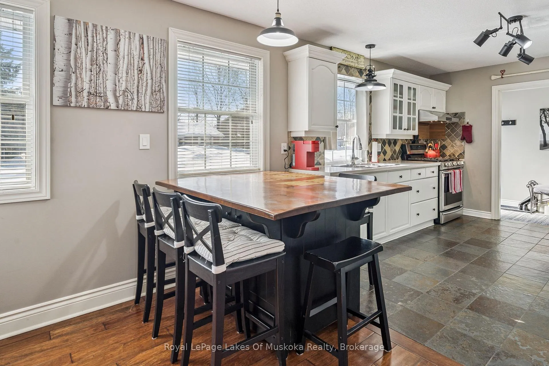 Photo 12 of 293 Hiram Street, Bracebridge, Macaulay — HOMEH